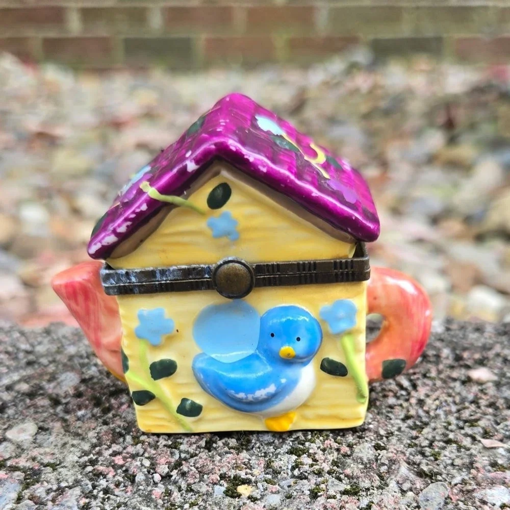 Vintage Trinket Box Ceramic Teapot Birdhouse Bluebird Purple Flowers - Picture 1 of 8